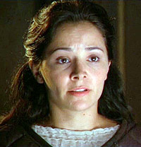 Sarah Edmondson plays Natania in Prophecy